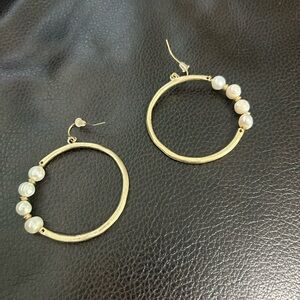 Elegant Gold Hoop Earrings with Pearls